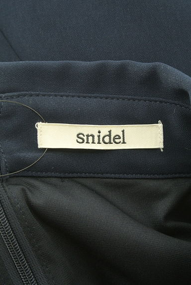 クリックで大画像表示 Snidel(スナイデル)の古着「Aライン膝上ワンピース(ワンピース・チュニック)」大画像6へ