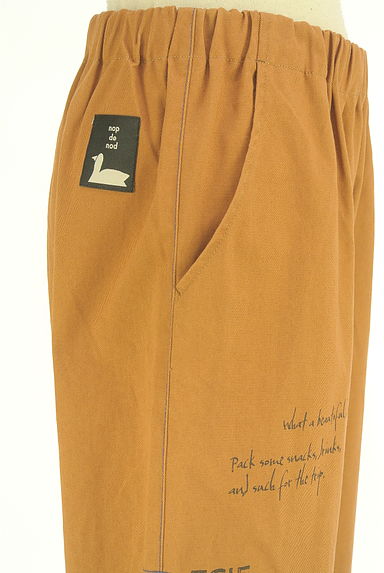 クリックで大画像表示 nop de nod(ノップドゥノッド)の古着「メッセージロゴプリントワイドパンツ (パンツ)」大画像4へ