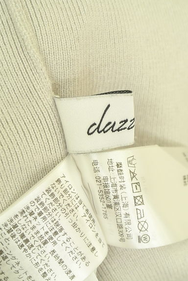 クリックで大画像表示 dazzlin(ダズリン)の古着「パール付きモックネックニットトップス(ニット)」大画像6へ