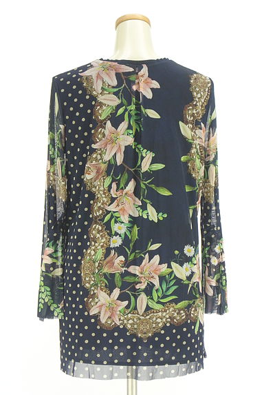 VIVIENNE TAM（ヴィヴィアンタム）トップス買取実績の後画像